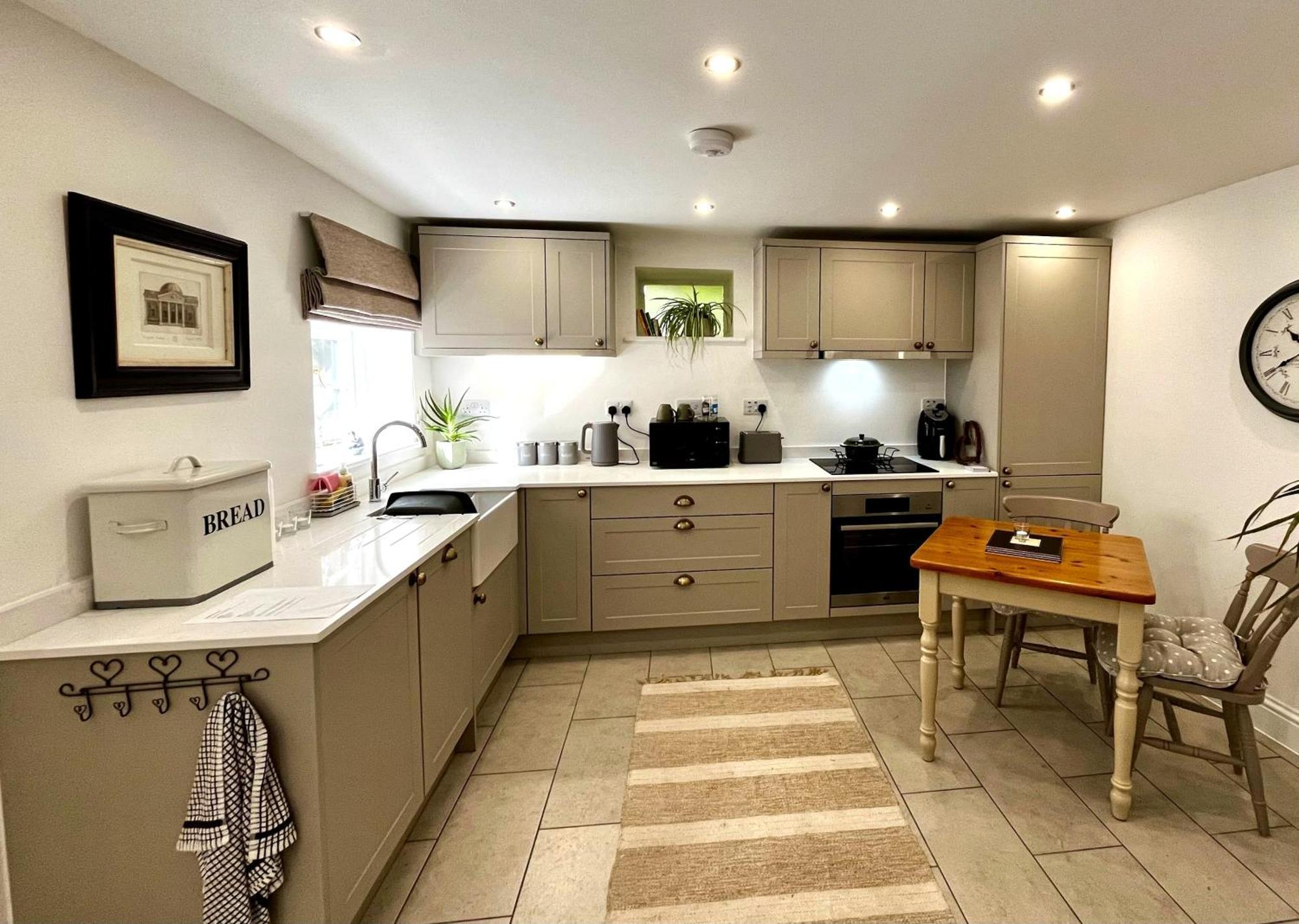 Flower Cottage By Ludlow Castle With Onsite Parking Exterior photo